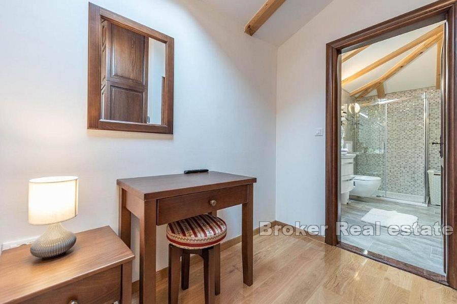 Steinhus med svømmebasseng nær Zadar