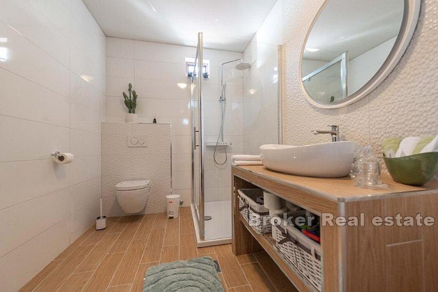 Kamena kuća s bazenom u okolici Zadra