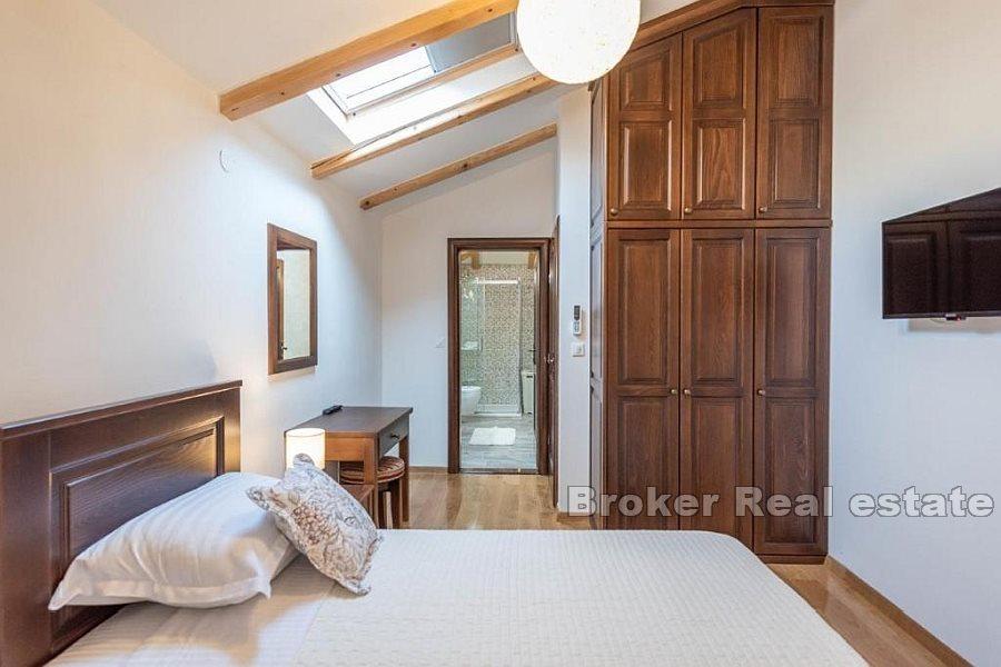 Steinhus med svømmebasseng nær Zadar