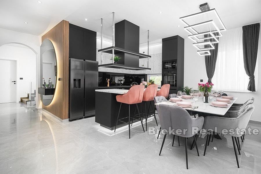 Maison individuelle de luxe avec piscine