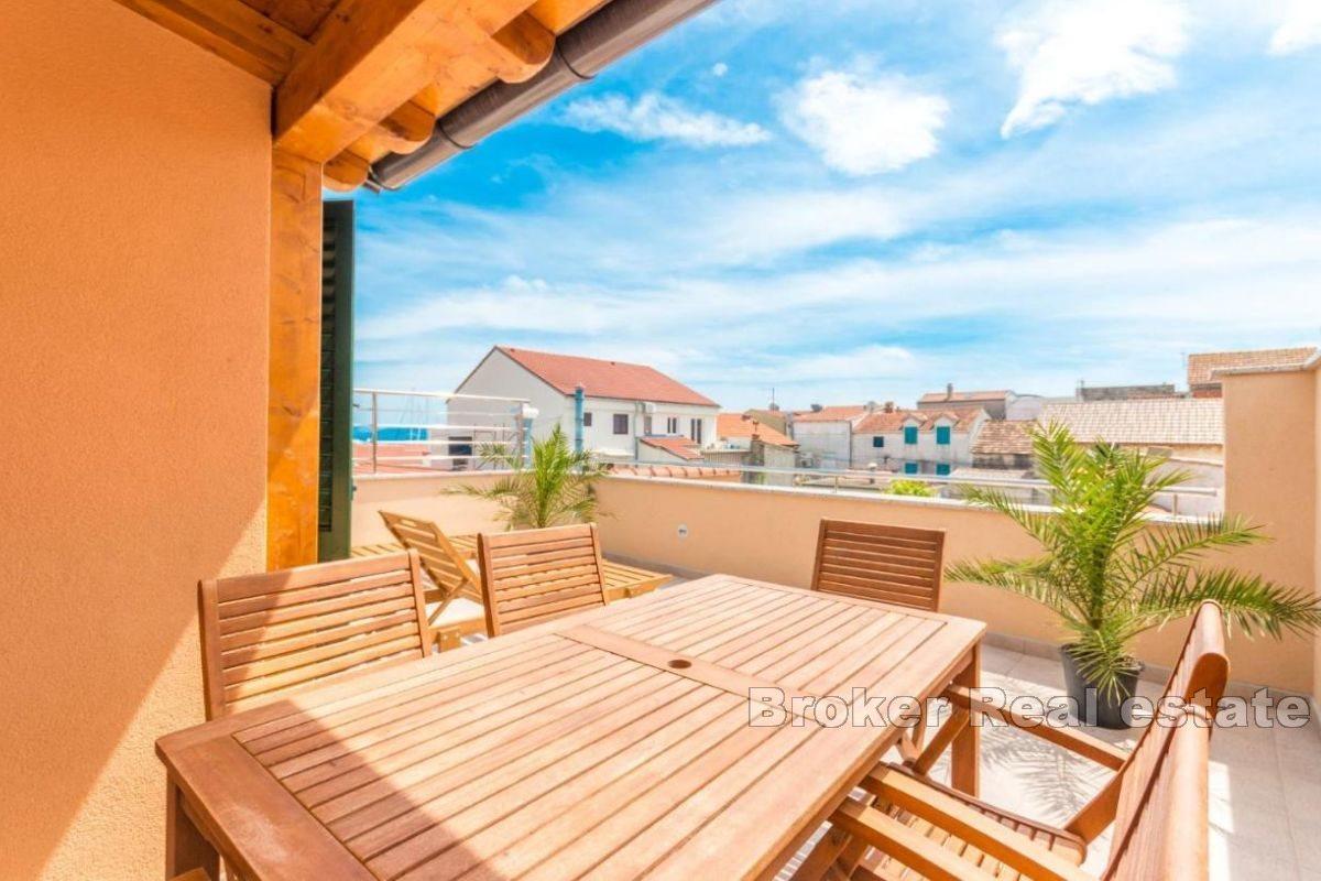 Un bel immeuble situé au centre