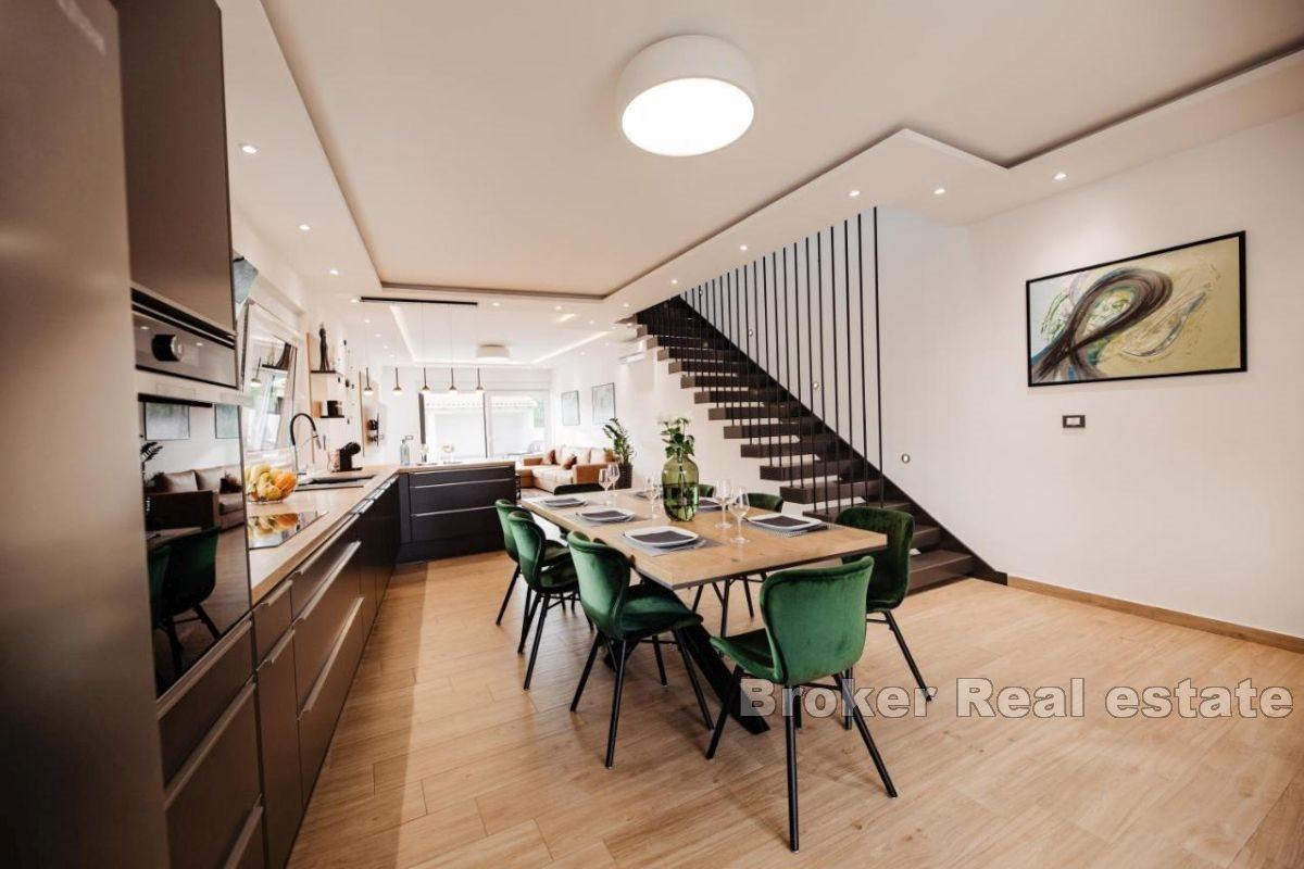 Villa with heated pool in a quiet location