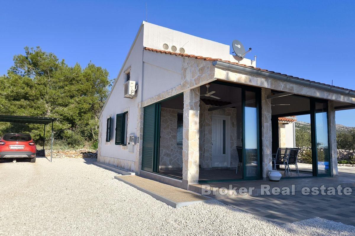 Zaciszny dom z basenem