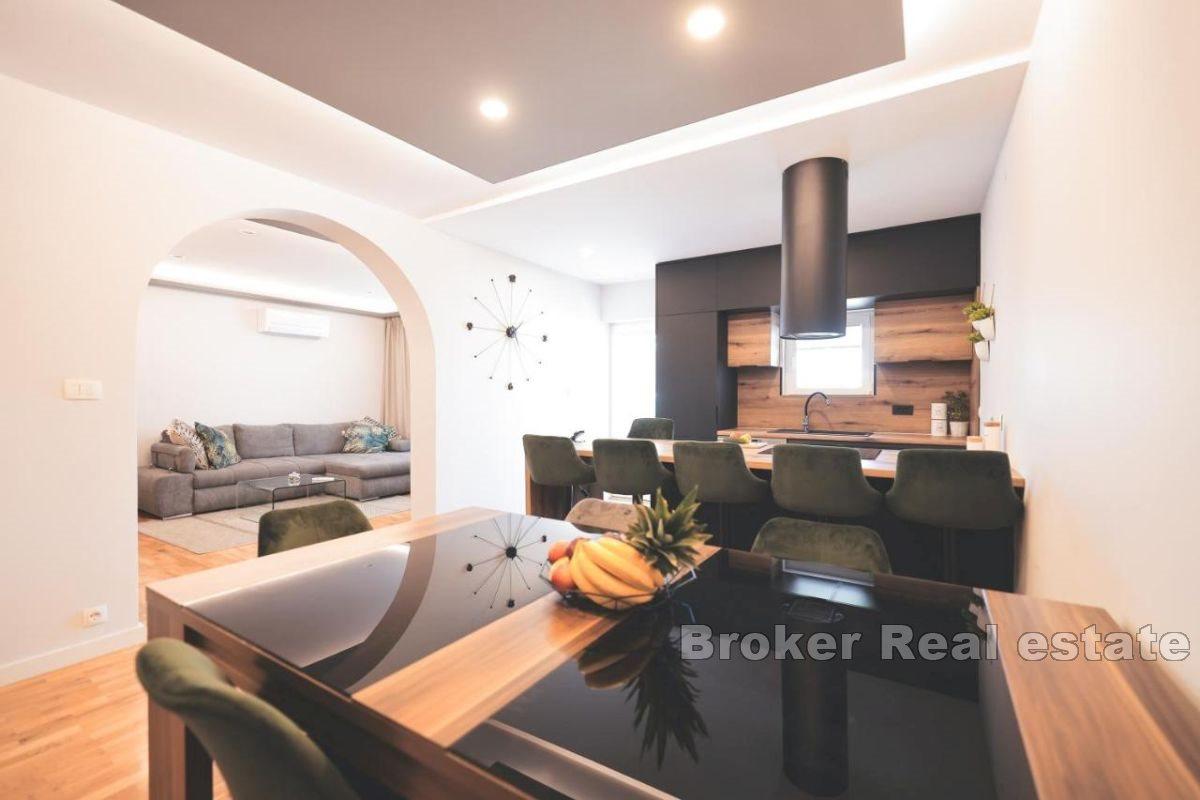 Willa z pięknym ogrodem i basenem blisko centrum