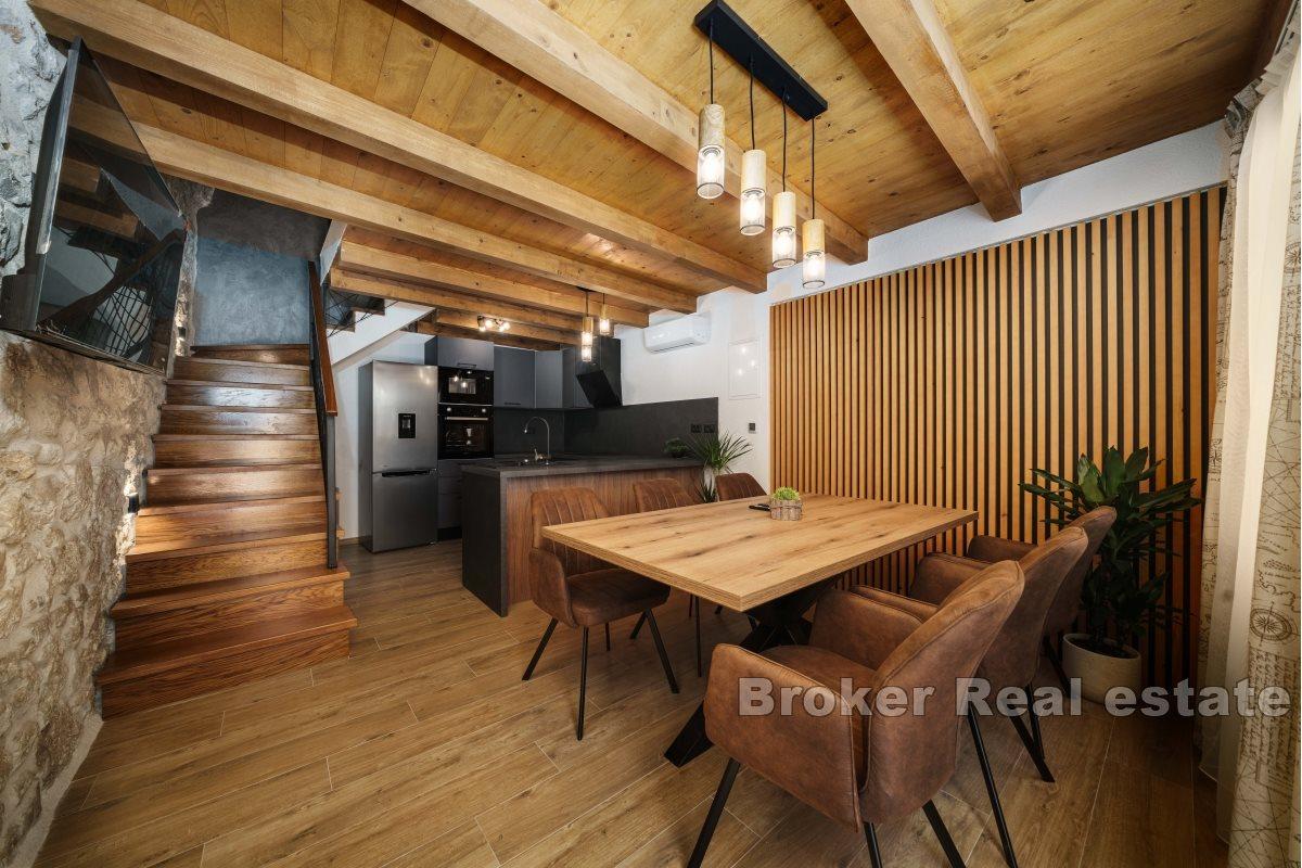 Belle Maison en Pierre avec Toit Terrasse et Jacuzzi