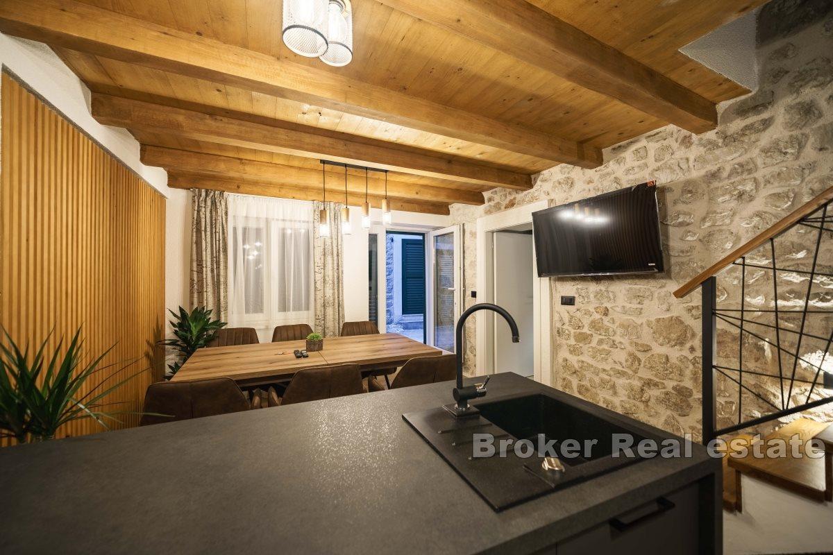 Belle Maison en Pierre avec Toit Terrasse et Jacuzzi