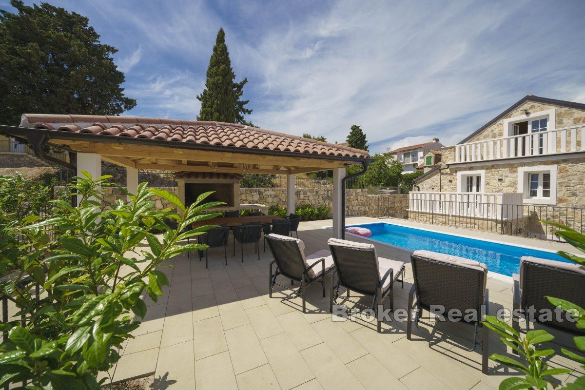 001-2044-13-Vodice-Renovated-house-with-pool-and-a-sea-view-for-sale