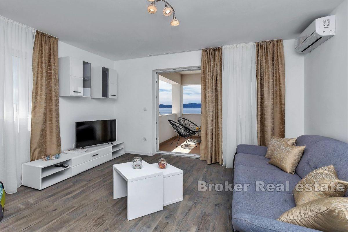 Villa con piscina e vista mare