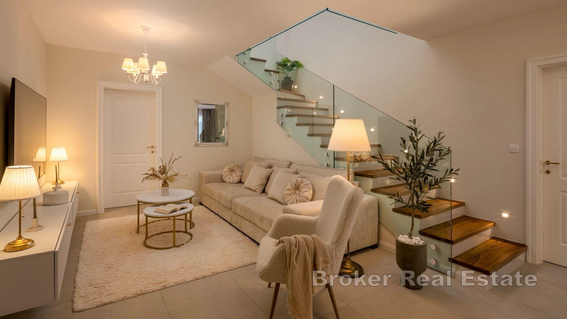 Neu gebaute Villa mit offenem Meerblick