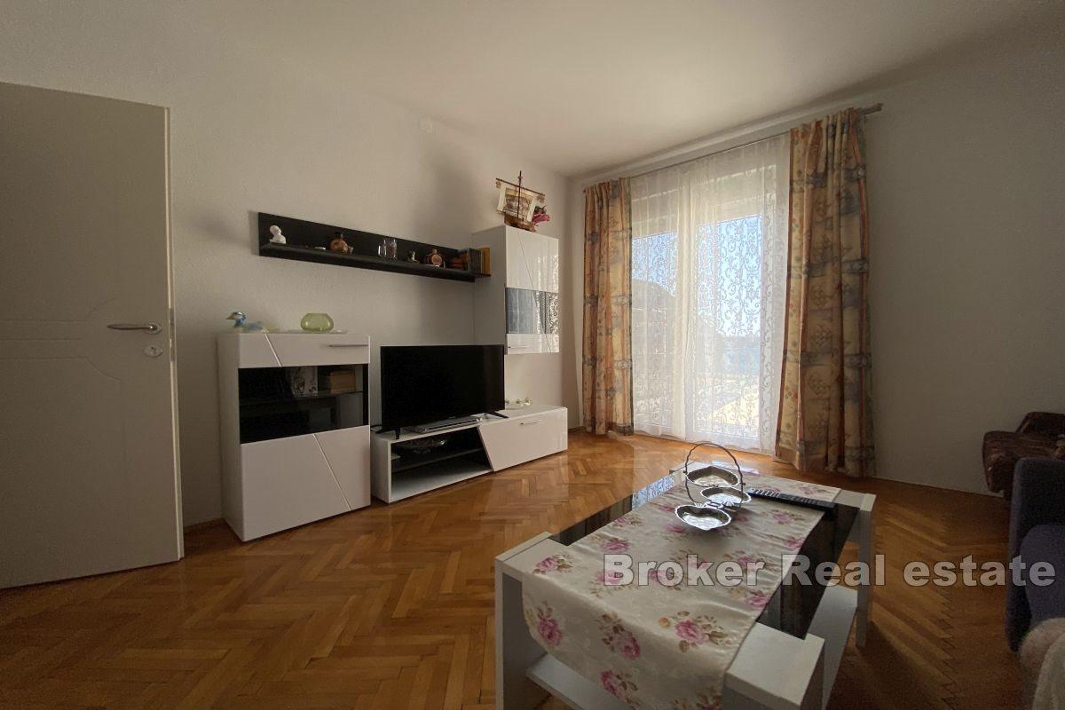 Installation touristique et hôtelière, première ligne de la mer