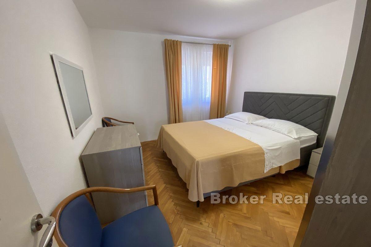 Installation touristique et hôtelière, première ligne de la mer