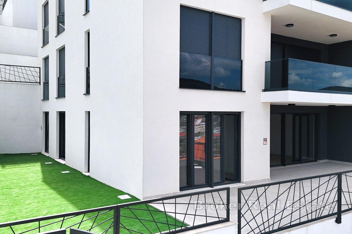 Byt v luxusní novostavbě s výhledem na moře