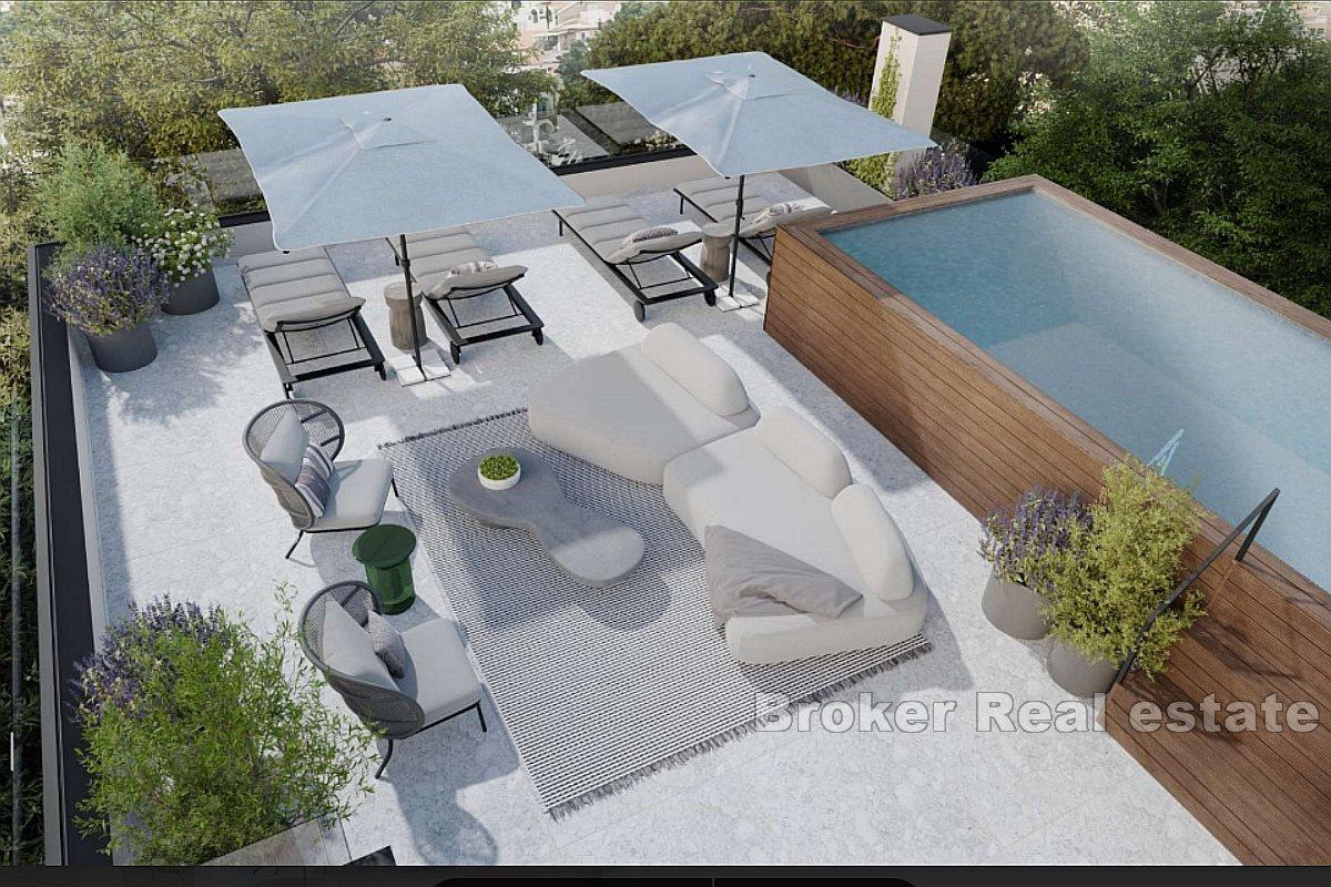 Luksusowy penthouse w nowym budynku z widokiem na morze