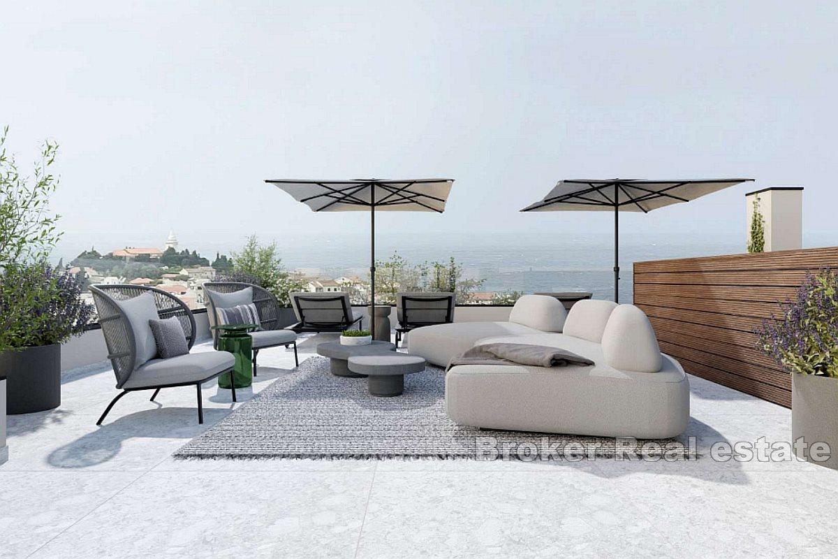 Luksusowy penthouse w nowym budynku z widokiem na morze