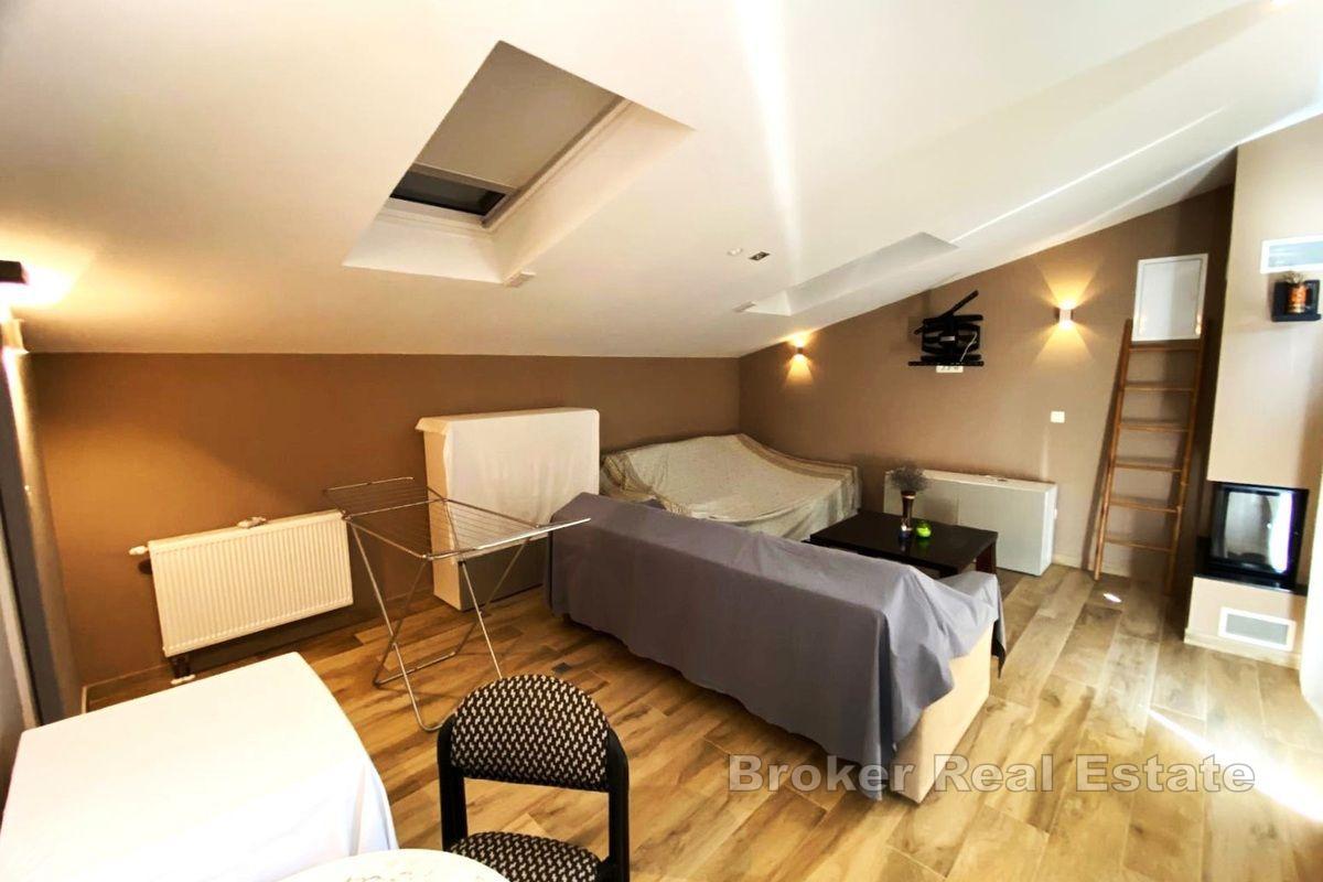 Exklusiv försäljning av villa, första raden mot havet