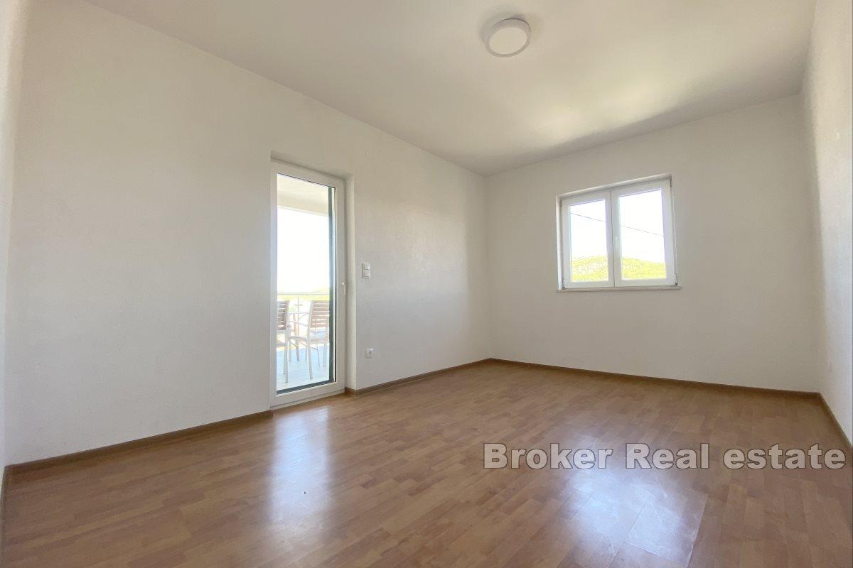 Samostatně stojící dům s otevřeným výhledem na moře