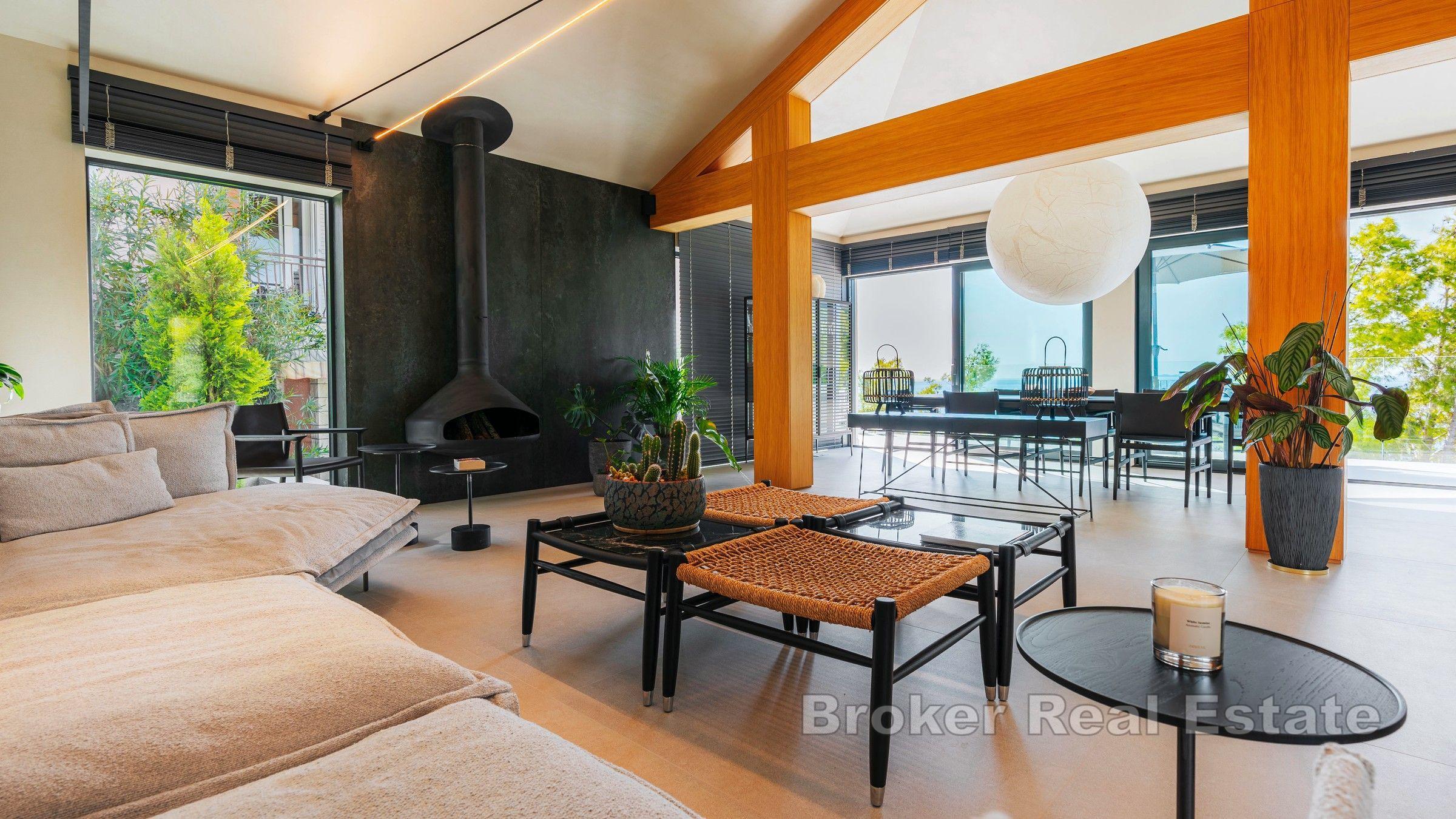 Luksuzna nekretnina na jedinstvenoj lokaciji, prvi red uz more