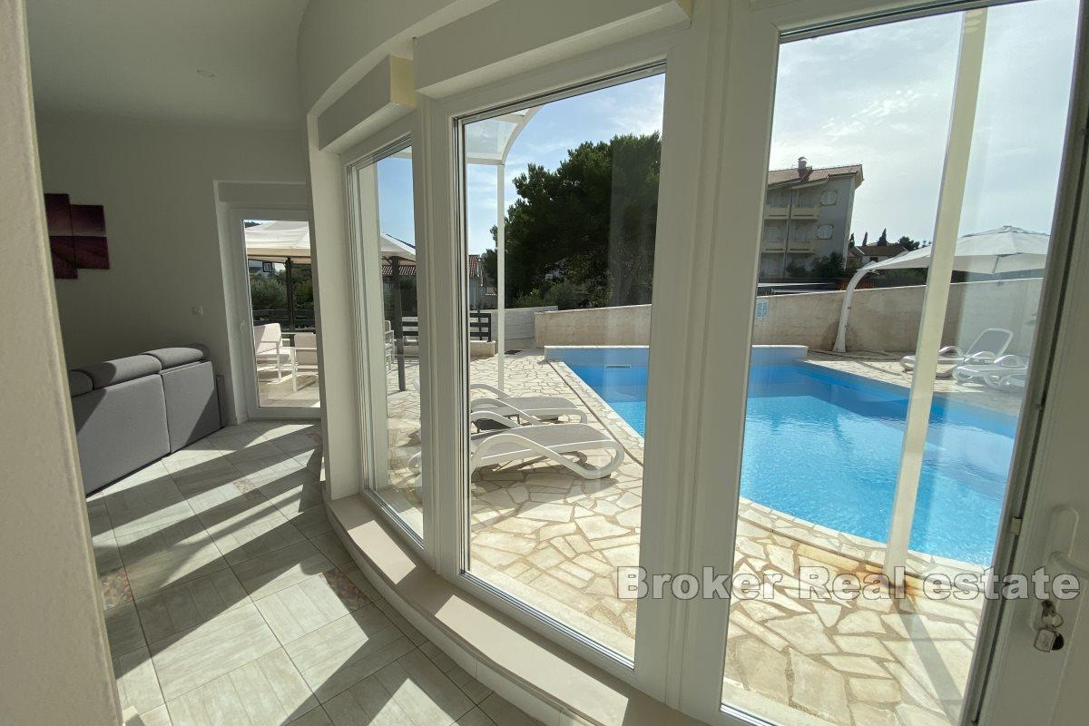 Modern villa med pool