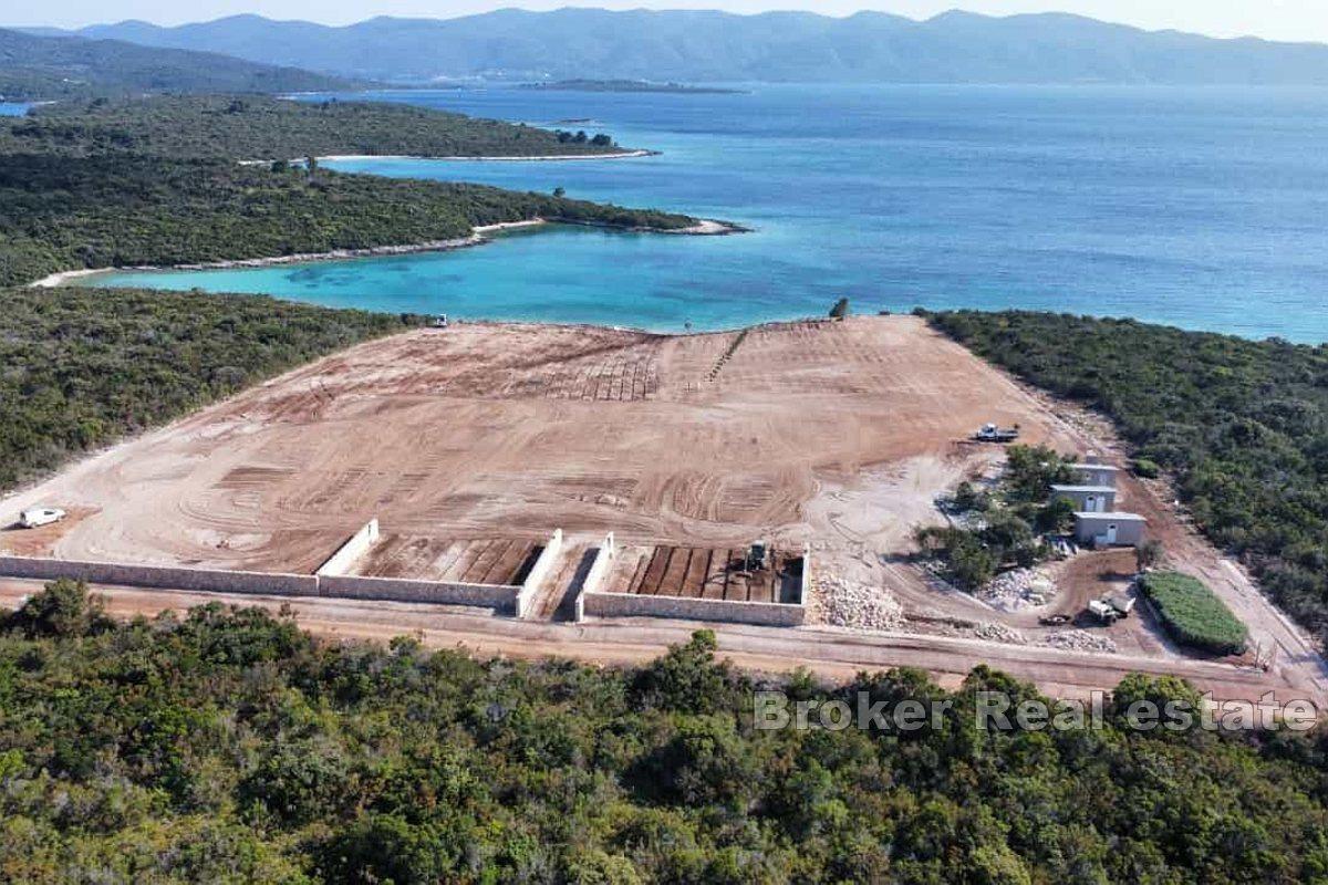 001-2044-37-Peljesac-Spacious-land-in-the-first-row-to-the-sea-for-sale