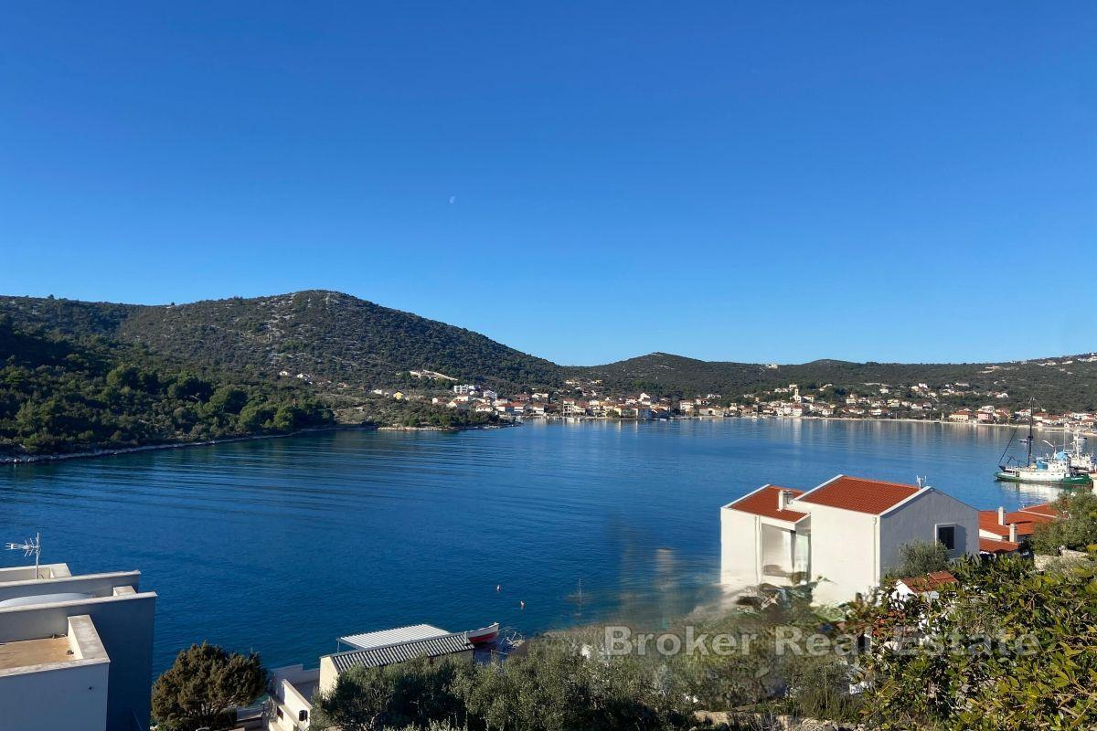 Samostojeća prizemnica s otvorenim pogledom na more