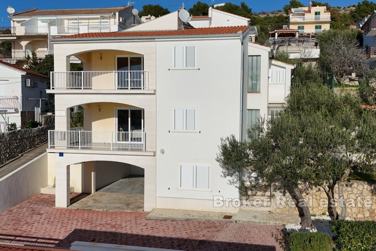001-2044-39-Ciovo-Detached-house-with-a-sea-view-for-sale