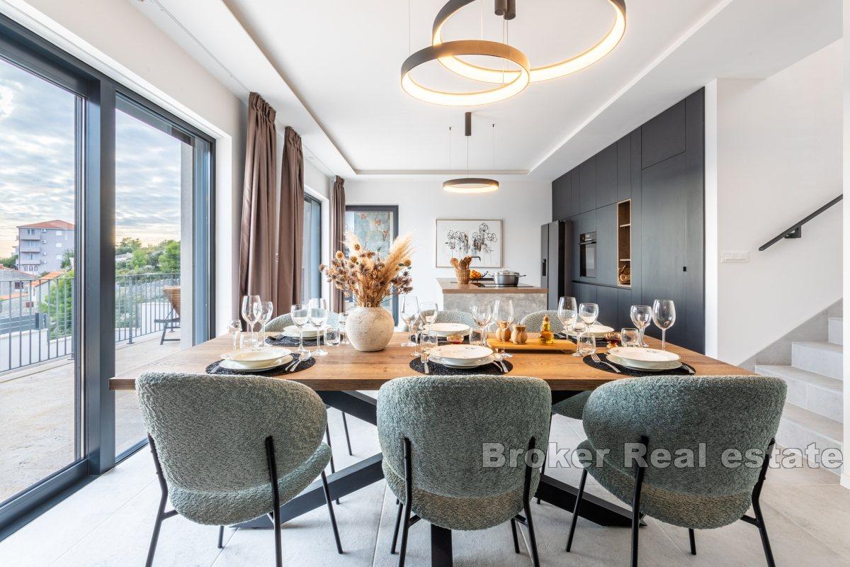 Villa de luxe avec piscine et vue sur la mer