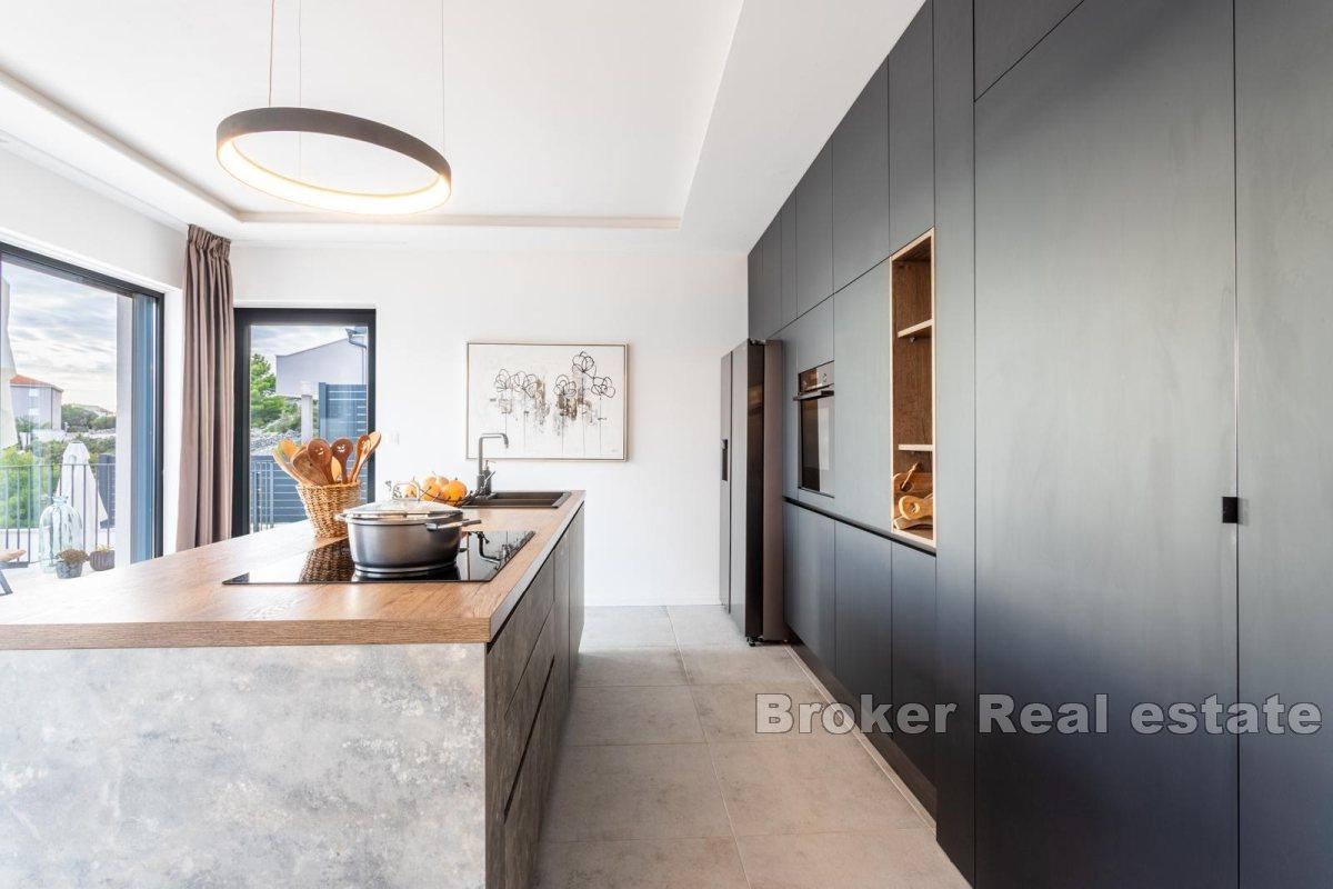 Villa de luxe avec piscine et vue sur la mer