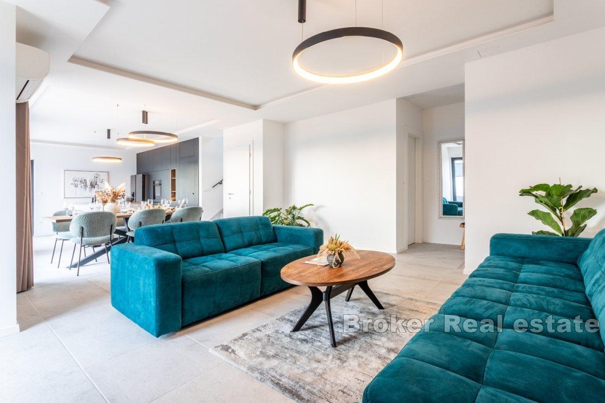 Villa de luxe avec piscine et vue sur la mer