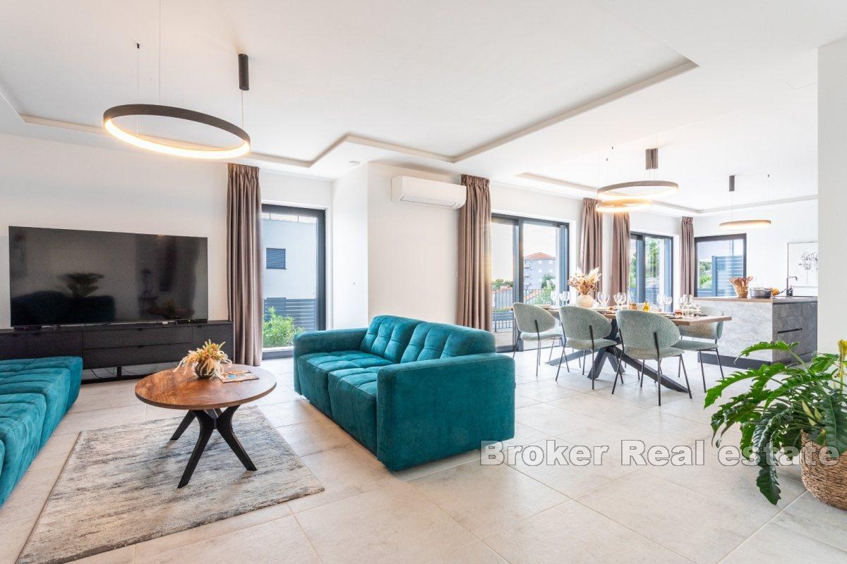 Villa de luxe avec piscine et vue sur la mer