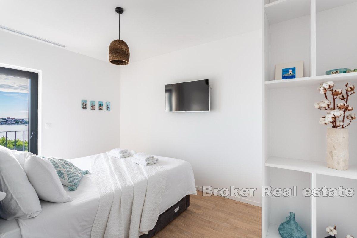 Villa de luxe avec piscine et vue sur la mer