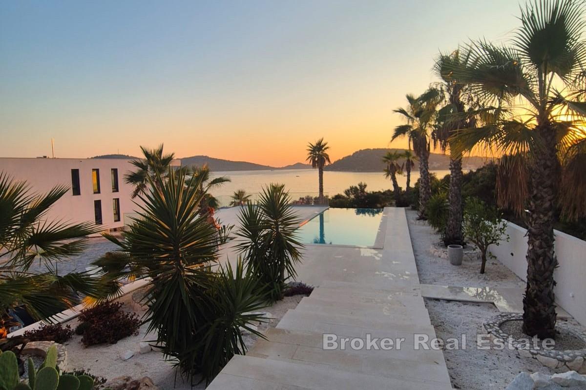 Эксклюзивная новая застройка в тихой бухте