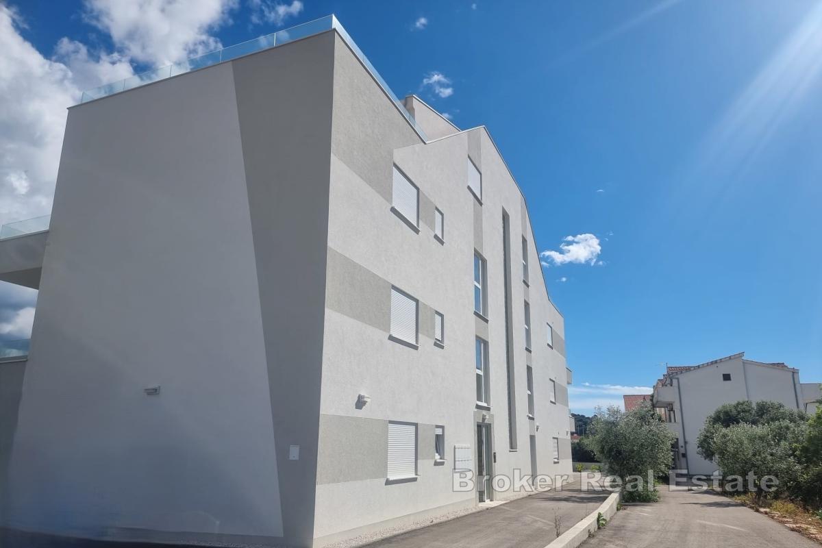 Apartmán se dvěma ložnicemi v novostavbě s parkovacím místem