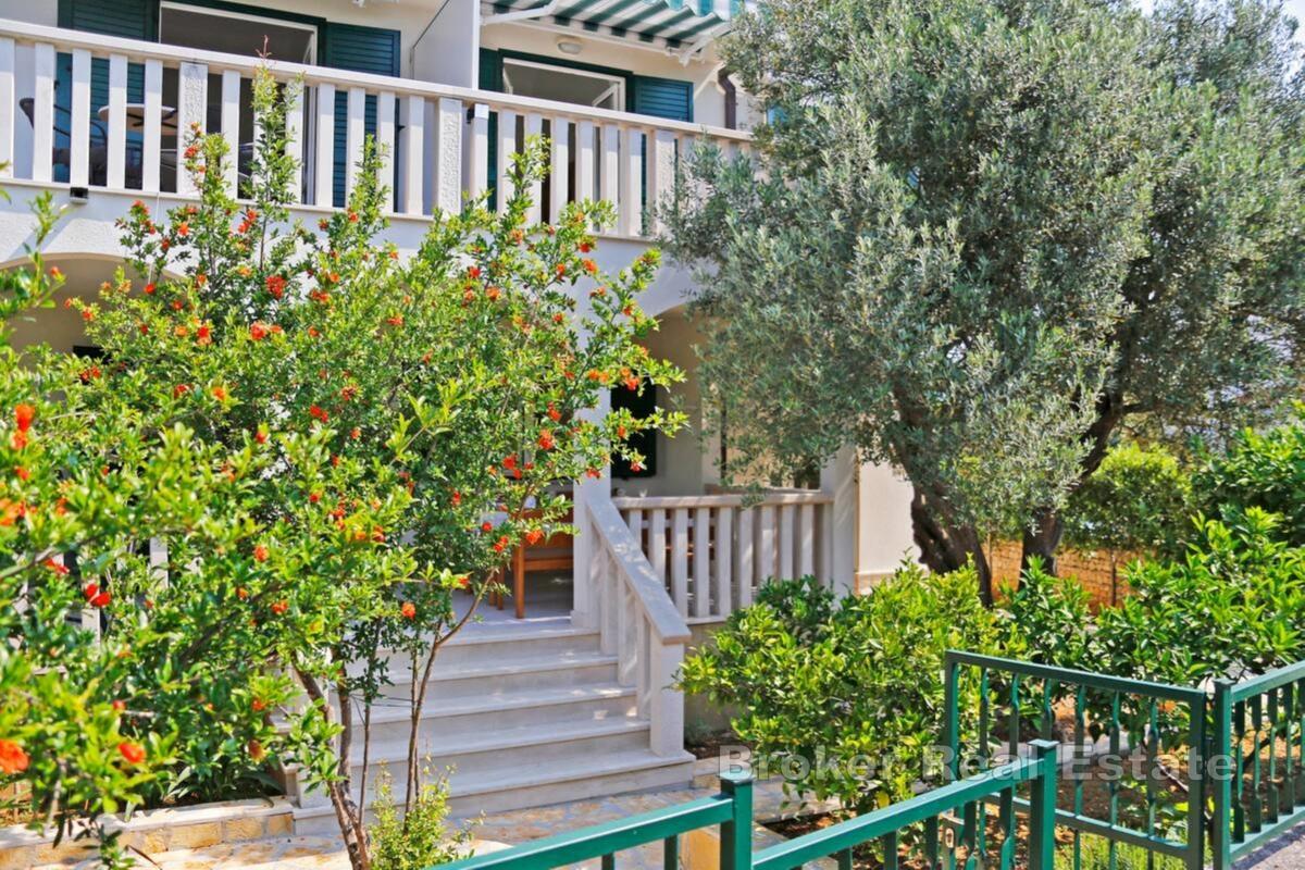 Samostojeća kuća s mediteranskom okućnicom