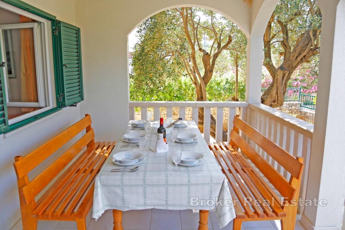 Samostojeća kuća s mediteranskom okućnicom