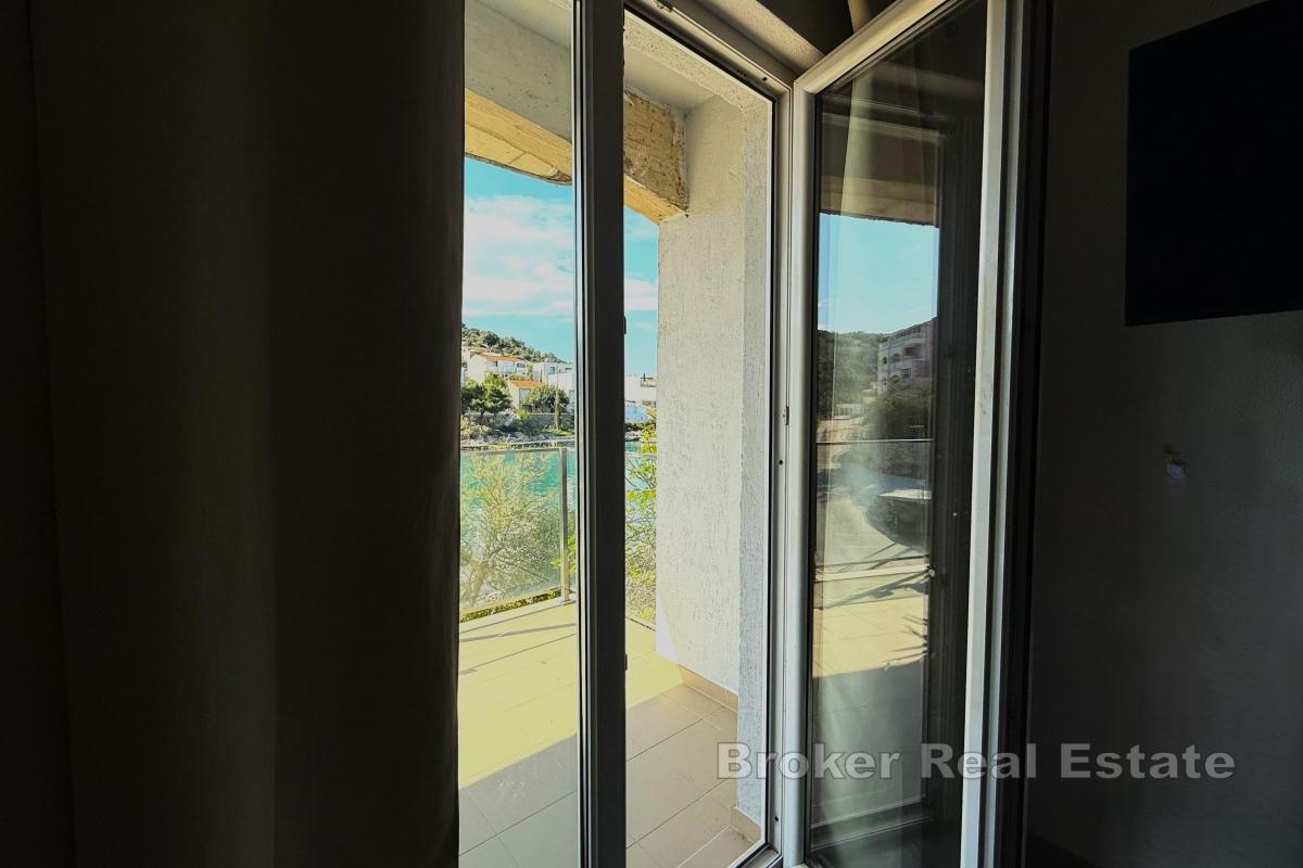 Niepowtarzalny apartamentowiec w pierwszym rzędzie do morza