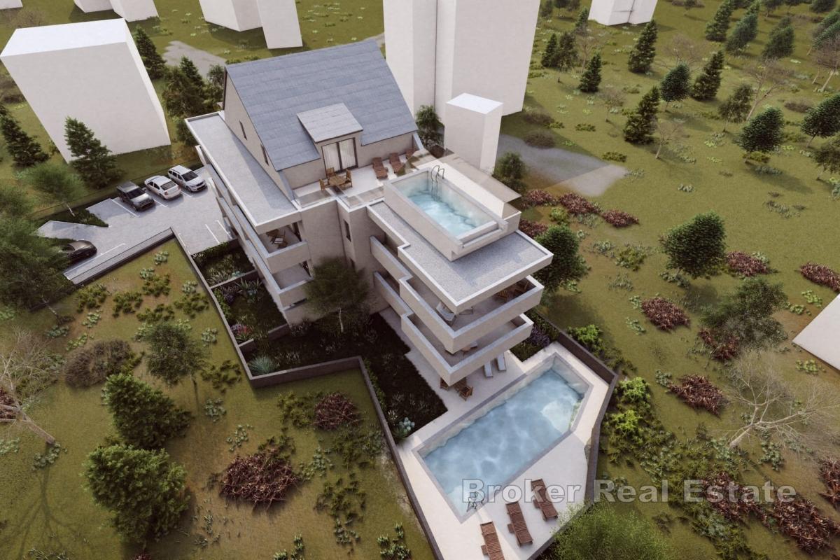 Luksusowy penthouse z prywatnym basenem i widokiem na morze
