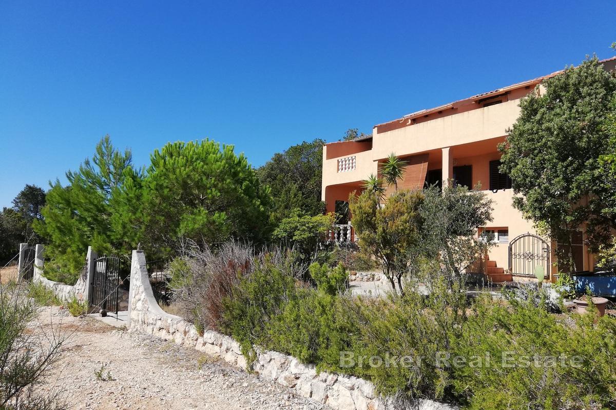 Casa indipendente sulla piccola isola di Rivanj, prima fila al mare