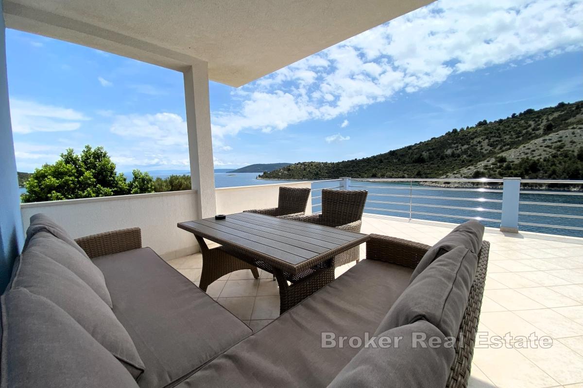 Appartement-villa en première ligne de mer
