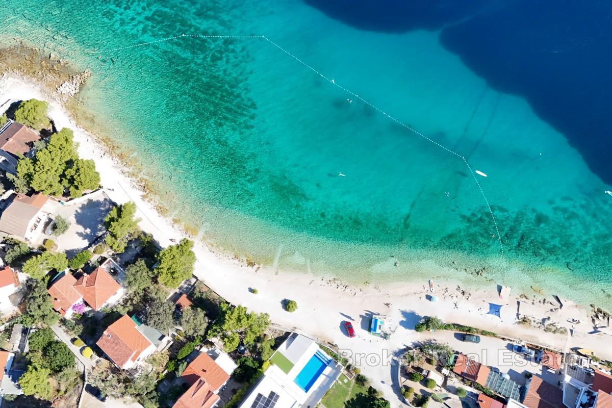 Terreno con permesso di costruire e vista mare aperta