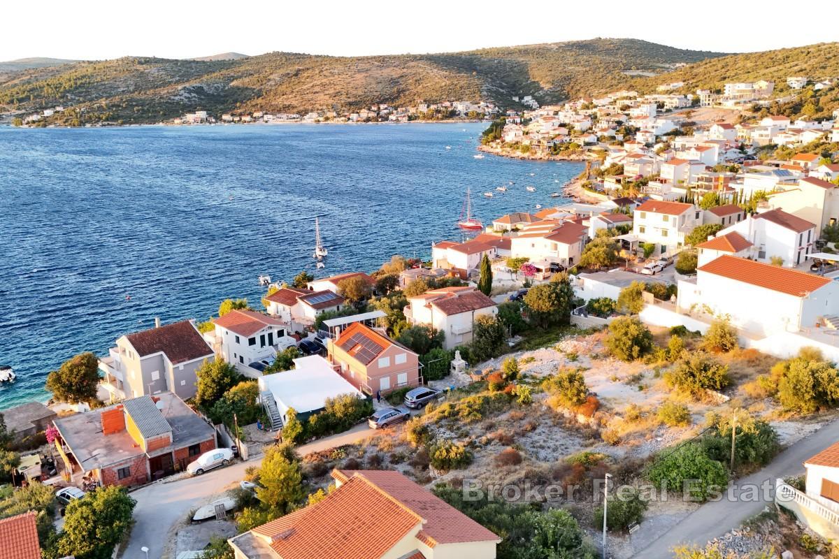 Terreno con permesso di costruire e vista mare aperta