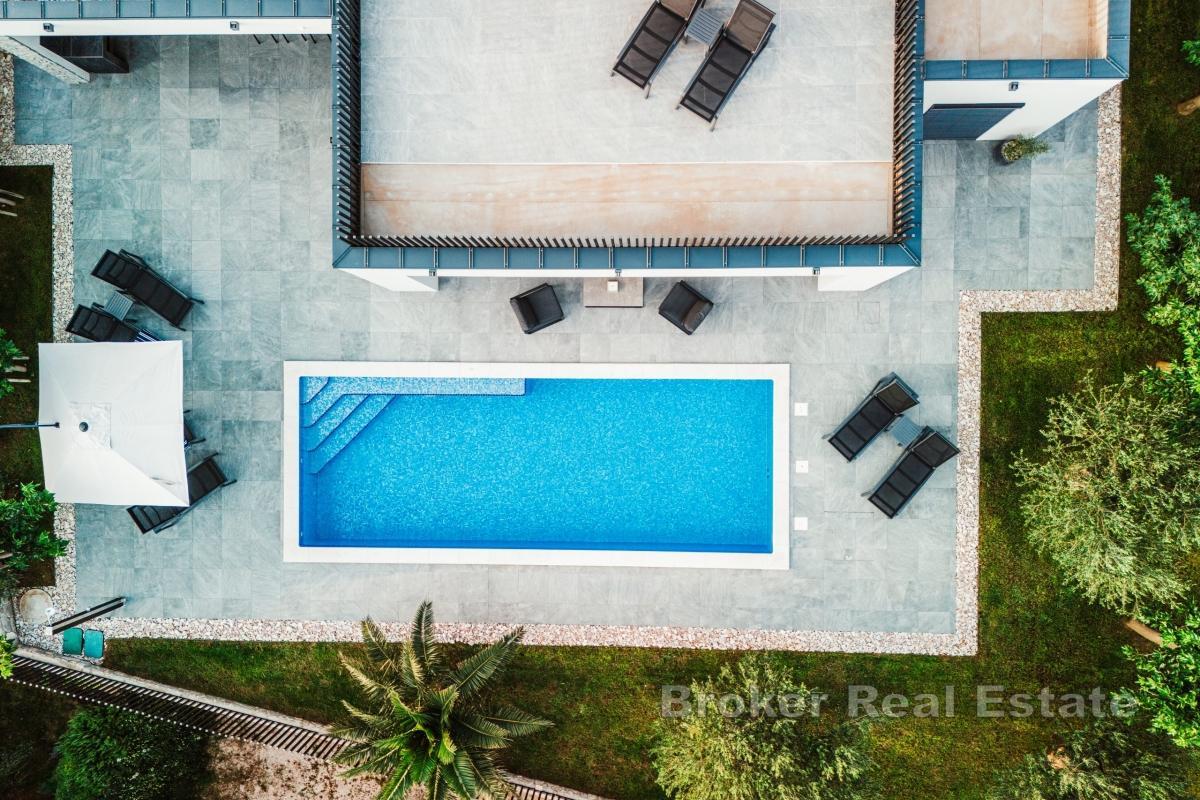 Einzigartige Villa mit Pool und freiem Blick