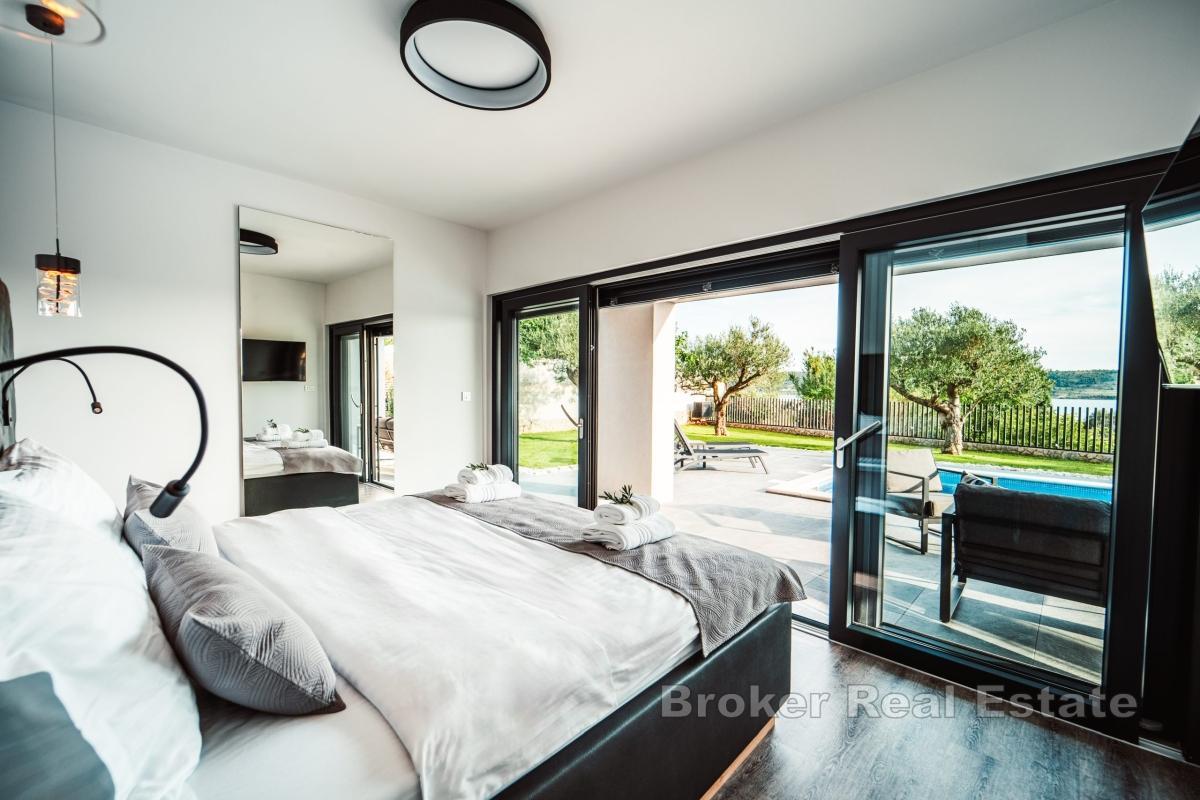 Einzigartige Villa mit Pool und freiem Blick