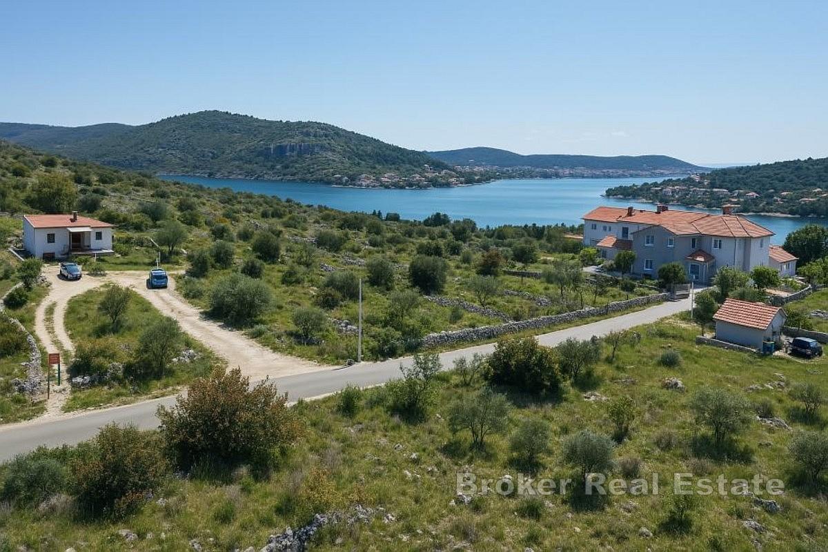 Moderne villa i nybygg med havutsikt