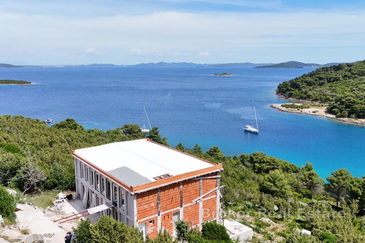 Casa indipendente non completata in posizione appartata