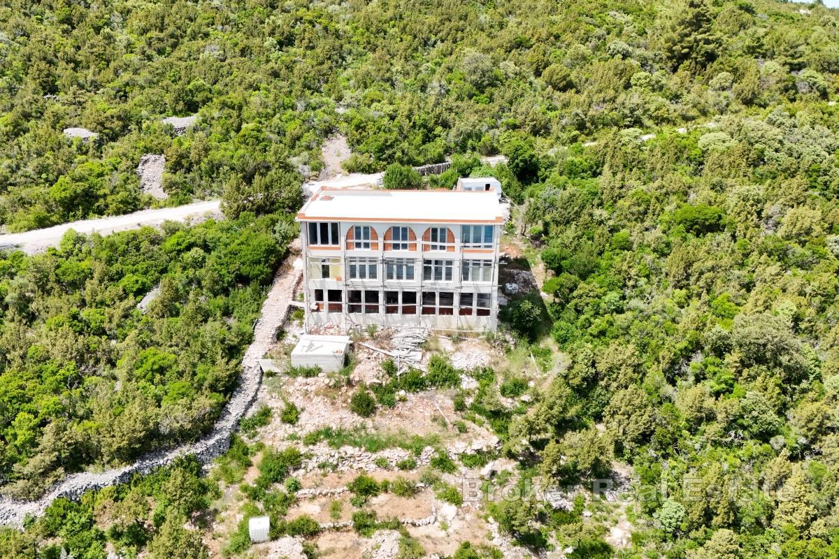 Casa indipendente non completata in posizione appartata