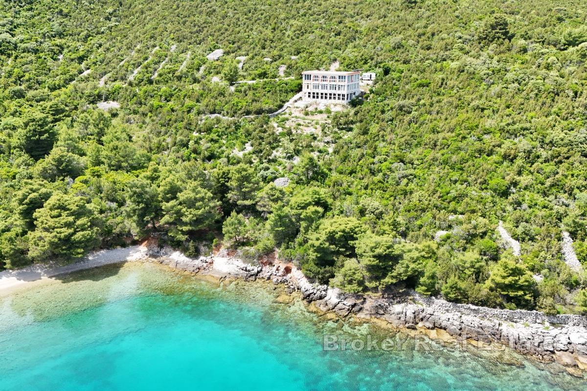 Casa indipendente non completata in posizione appartata