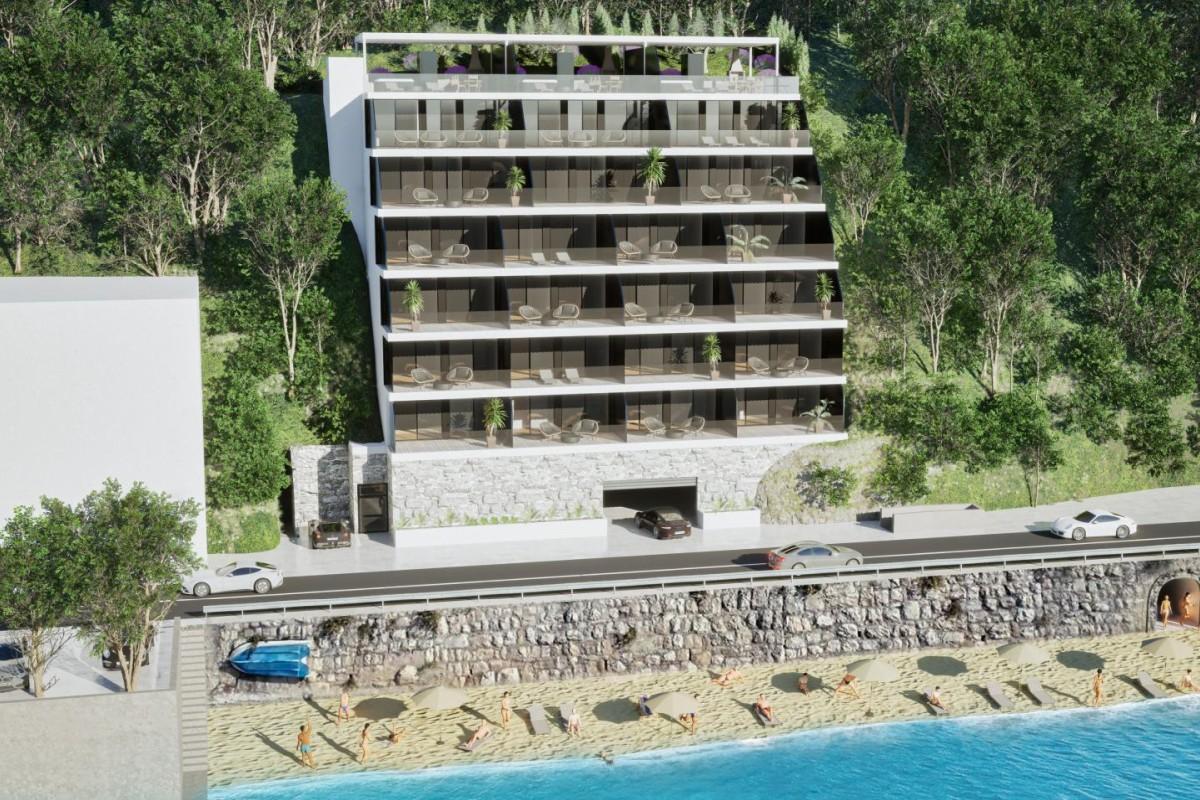 Exklusiv lägenhet i första raden mot havet