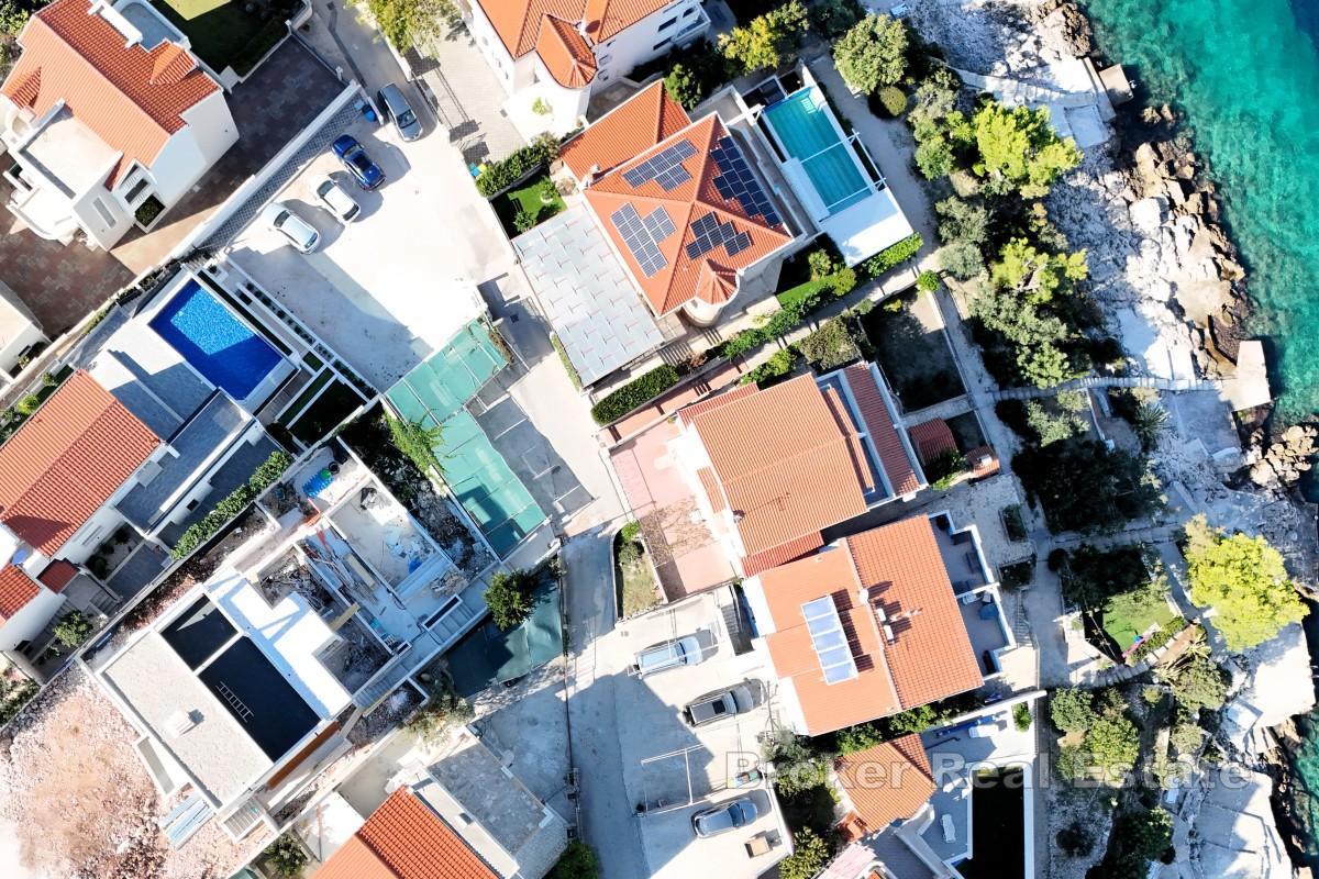 Wyjątkowa willa w budowie z widokiem na otwarte morze