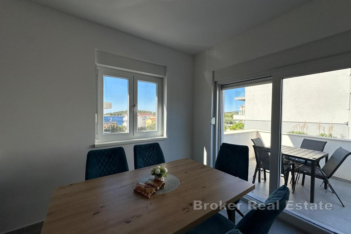 Apartament dwupoziomowy w nowym budynku z widokiem na morze