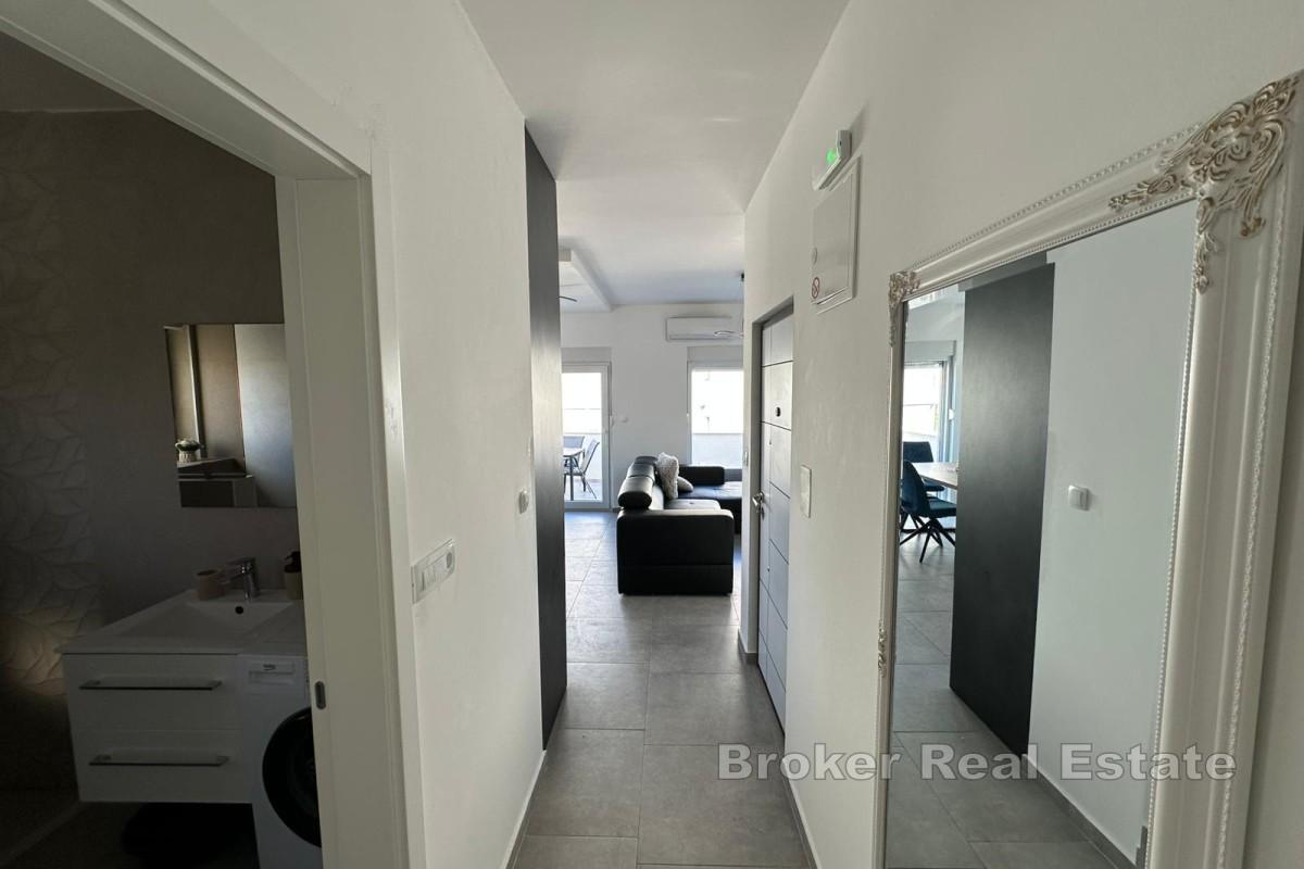 Apartament dwupoziomowy w nowym budynku z widokiem na morze